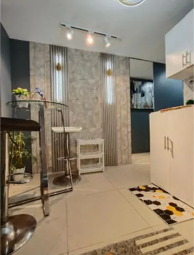Modern Luxe In Makati Aparthotel *